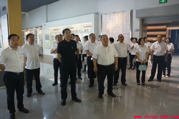 點(diǎn)擊瀏覽下一頁